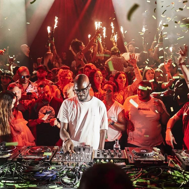 Afrikai ritmusok a pult mögött: Az Afro House berobbant a magyar éjszakába, és felforgat mindent, amit eddig a bulikról gondoltál!